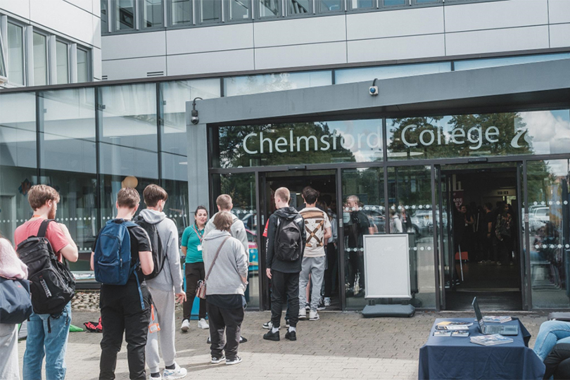 What Are The Main Differences Between School & College?