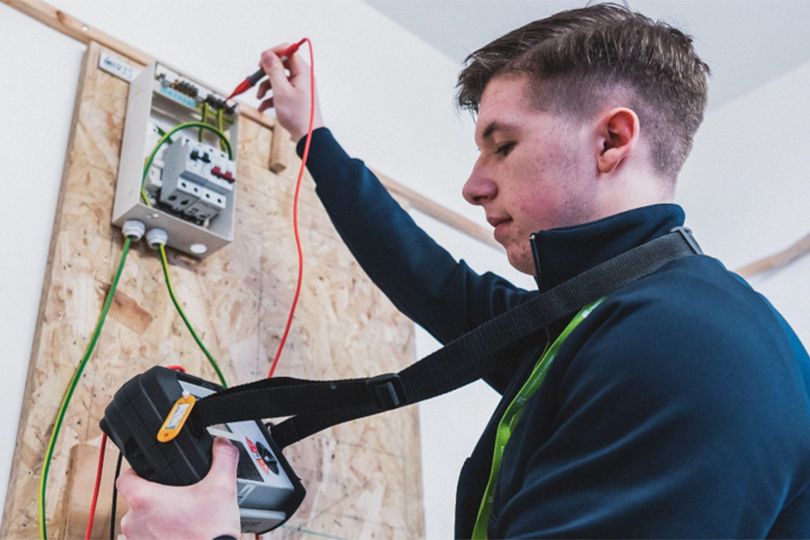 What Career Can I Get Without Going to University? (HTQ Alternatives)